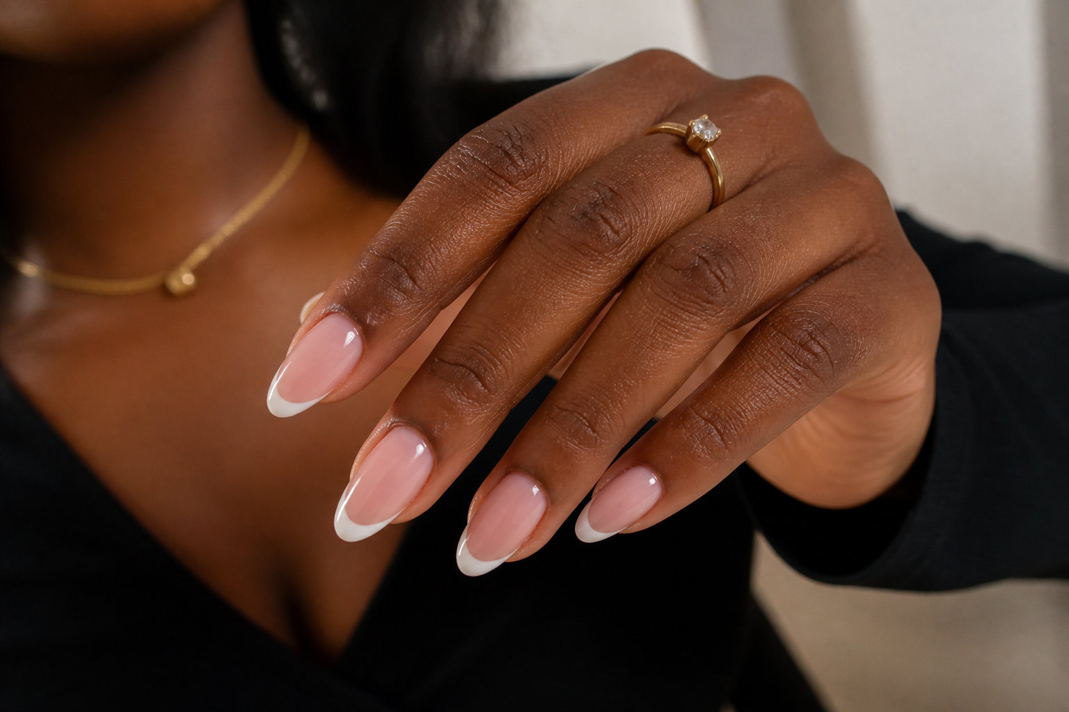 L'ongle amande french, le boss final de la manucure élégante